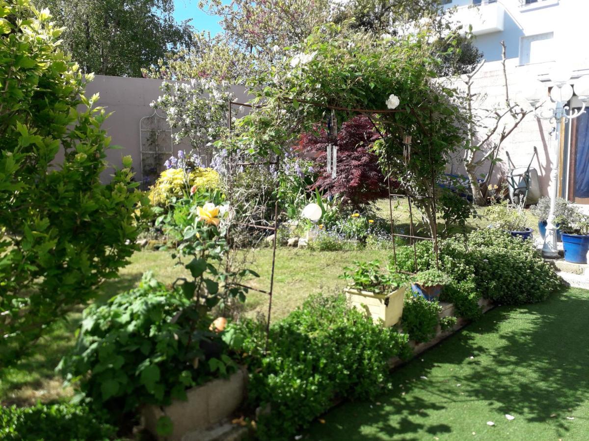 Le Jardin Fleuri Acomodação com café da manhã Saint-Nazaire  Exterior foto